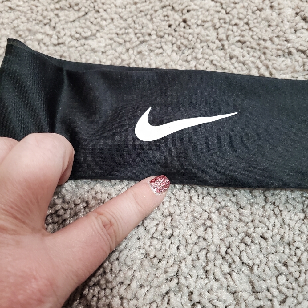 Nike Black Headband - Picture 2 of 5